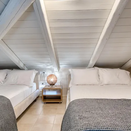 Vakantiehuis Deluxe Seaside For 6 Kandia